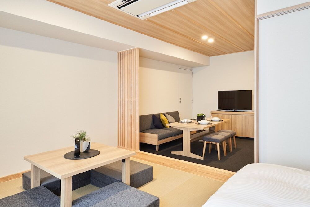 客室内のダイニングエリア