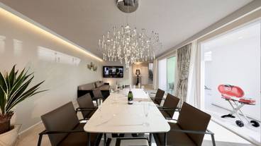 客室内のダイニングエリア / 35