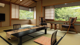 [禁煙] 東館 庭園眺望 和室15畳 バス/トイレ/洗面付