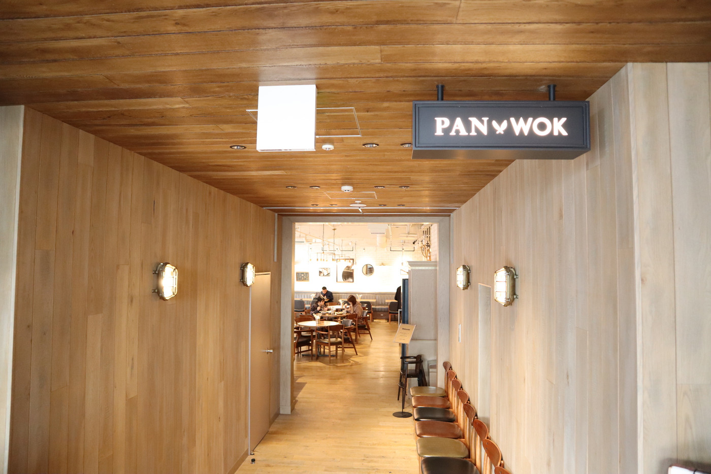 ホテル1階で、洋食と中華の朝食ビュッフェを2009372