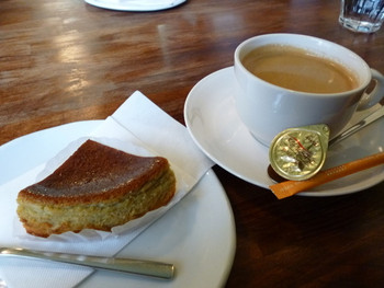 「ボーノボーノ」料理 7769 ゴルゴンゾーラチーズケーキとコーヒー