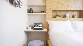 スタジオ (Double, One of a Kind)