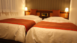 コンパクト ツインルーム シングルベッド2台　禁煙