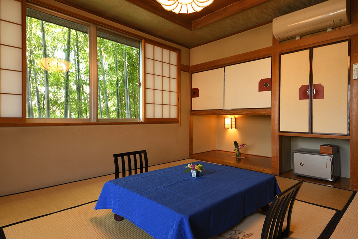 静かな老舗料理旅館で「これぞ日本の朝ご飯」をいただく贅沢4271116