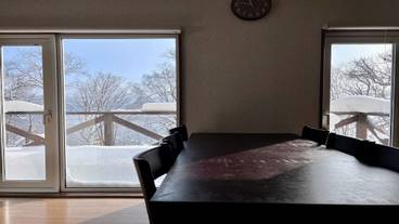 客室内のダイニングエリア / 8