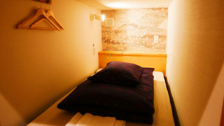 ドミトリールーム(男女混合4人部屋)ベッド2名分 (大人専用) 