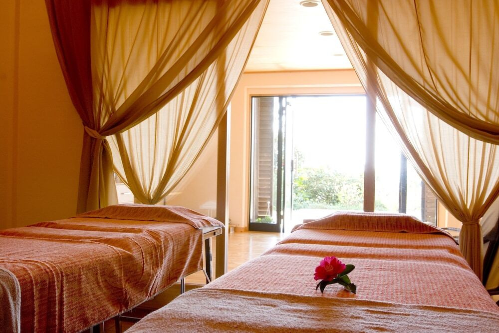 椿オイルを使ったエステはいかが？上質なひとときに身をゆだねる4264243