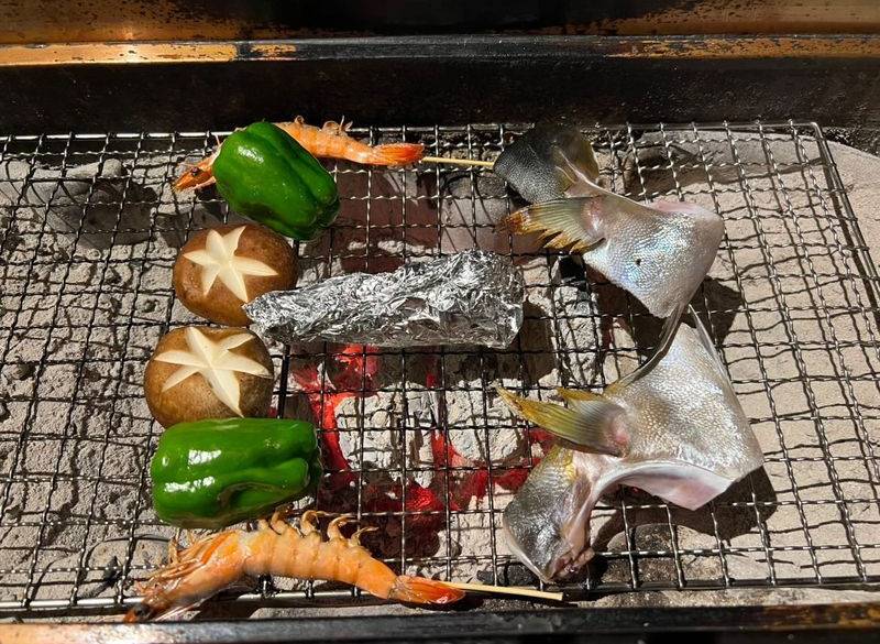千葉県の新鮮食材を
炭火焼きで堪能 / 1