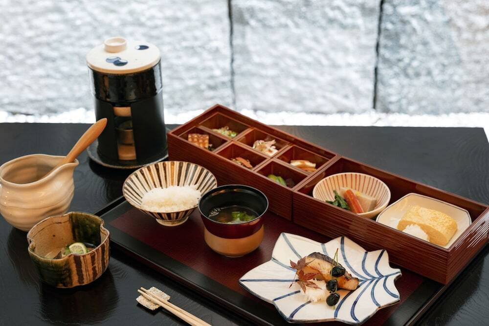 朝食