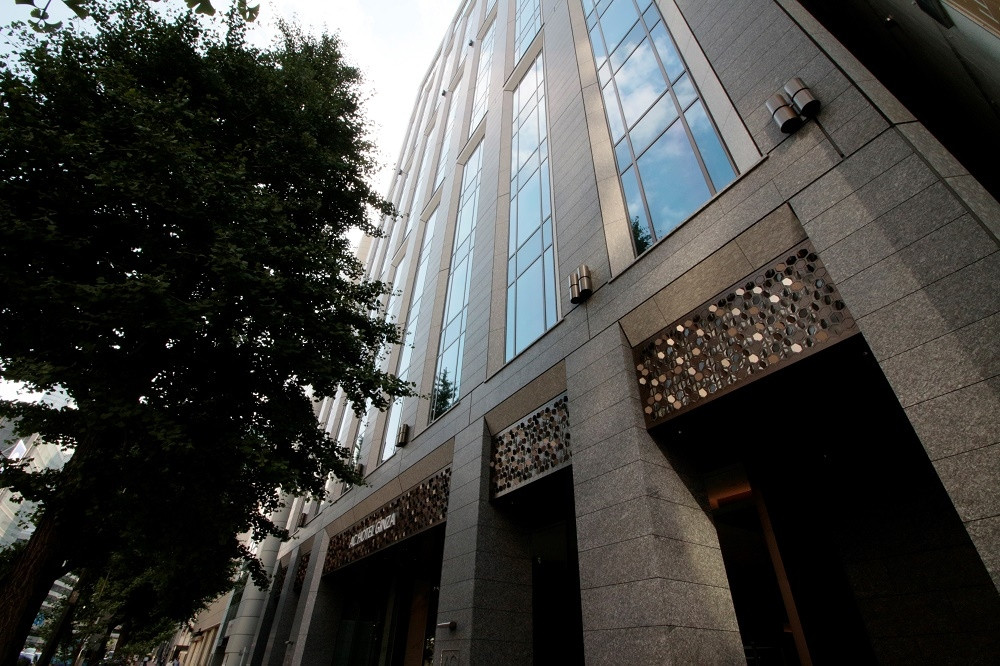 落ち着いたエレガントなホテル外観です