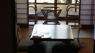 客室内のダイニングエリア / 19