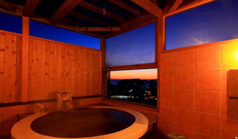 海の見える大浴場で
身も心もリラックス / 4