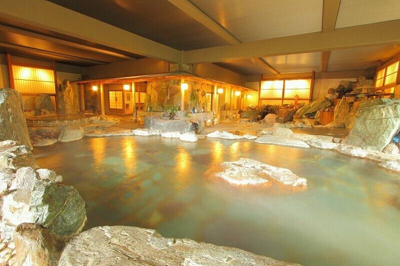 しろがねの湯（岩風呂） / 2