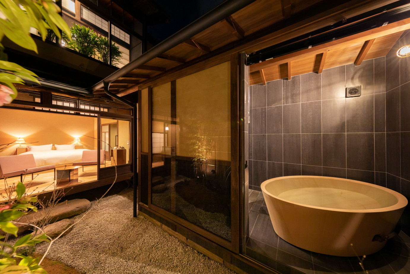 京町屋を改装。新旧が融合した独創的な空間が魅力のラグジュアリー旅館4376216