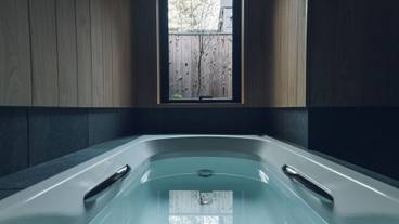 屋内スパ浴槽 / 1