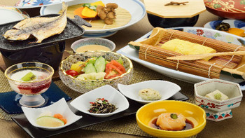 How about a slightly luxurious breakfast with rich seafood delicacies? 4000672