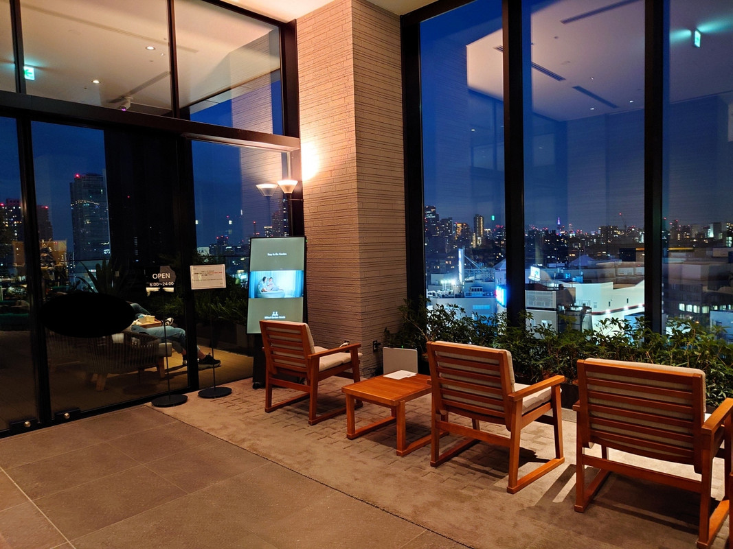 フロント・ロビー