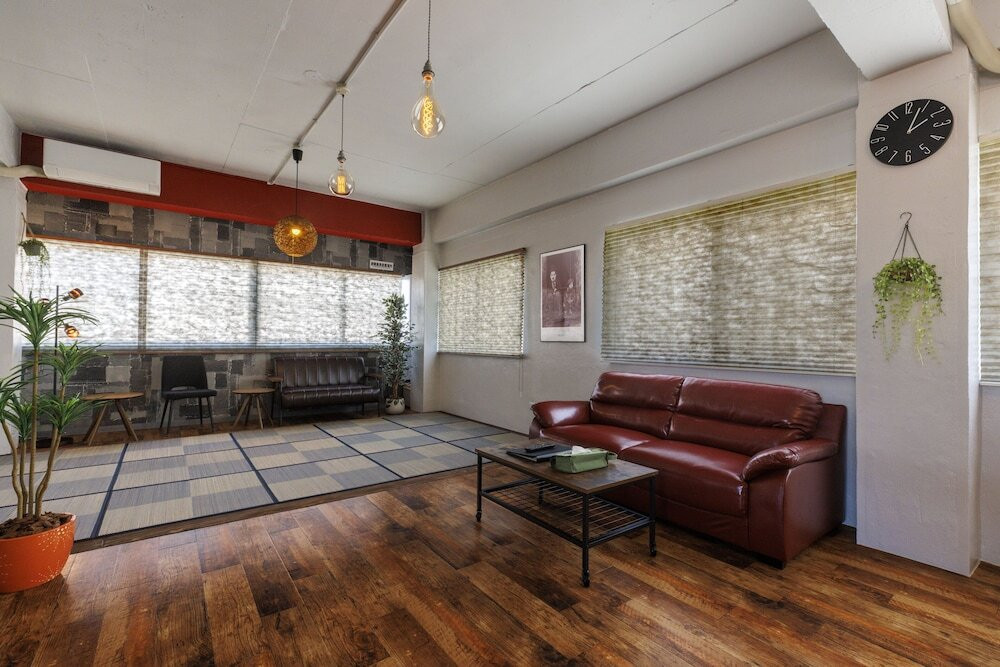 客室内のダイニングエリア