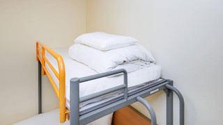 スタンダード ルーム クイーンベッド 1台 + ロフトベッド1台 禁煙