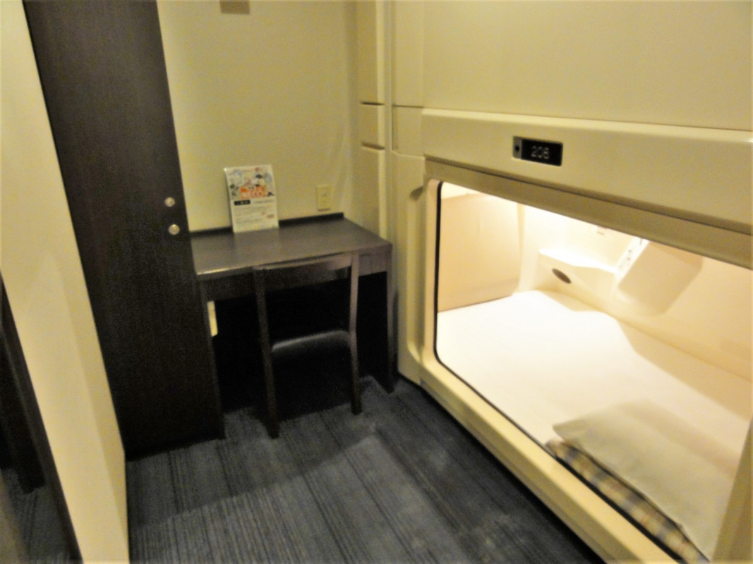 ２階　個室カプセル