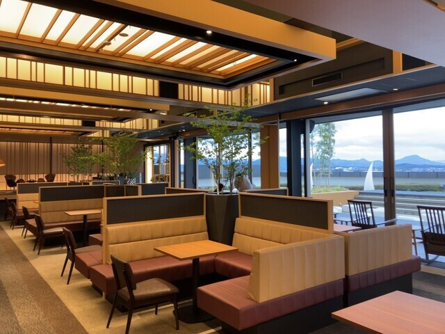 ラウンジ「THE MORSE」