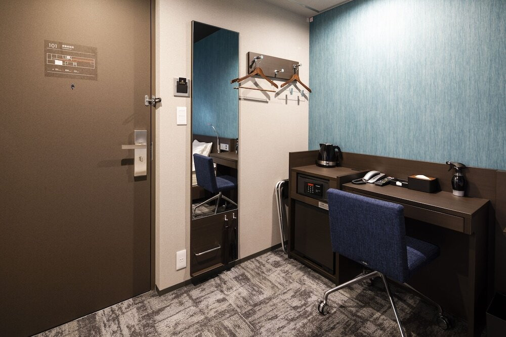 都内どこへもアクセス良好、周囲に飲食店が多いホテル3402764