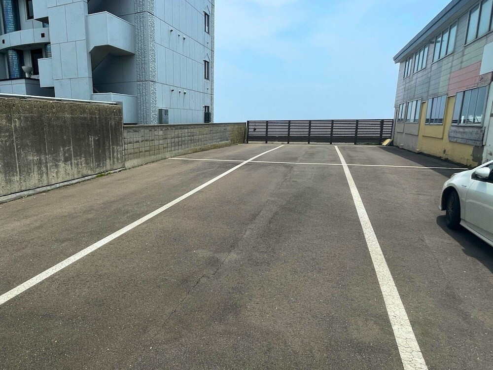 RV またはトラック用駐車場