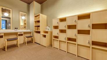 大浴場の脱衣所 / 5