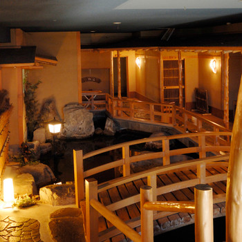 庭園越しに見える高台からの眺望も素敵3723633