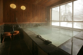 4. 眺めのいい貸切風呂狙いなら「五感の湯 つるや」4051907