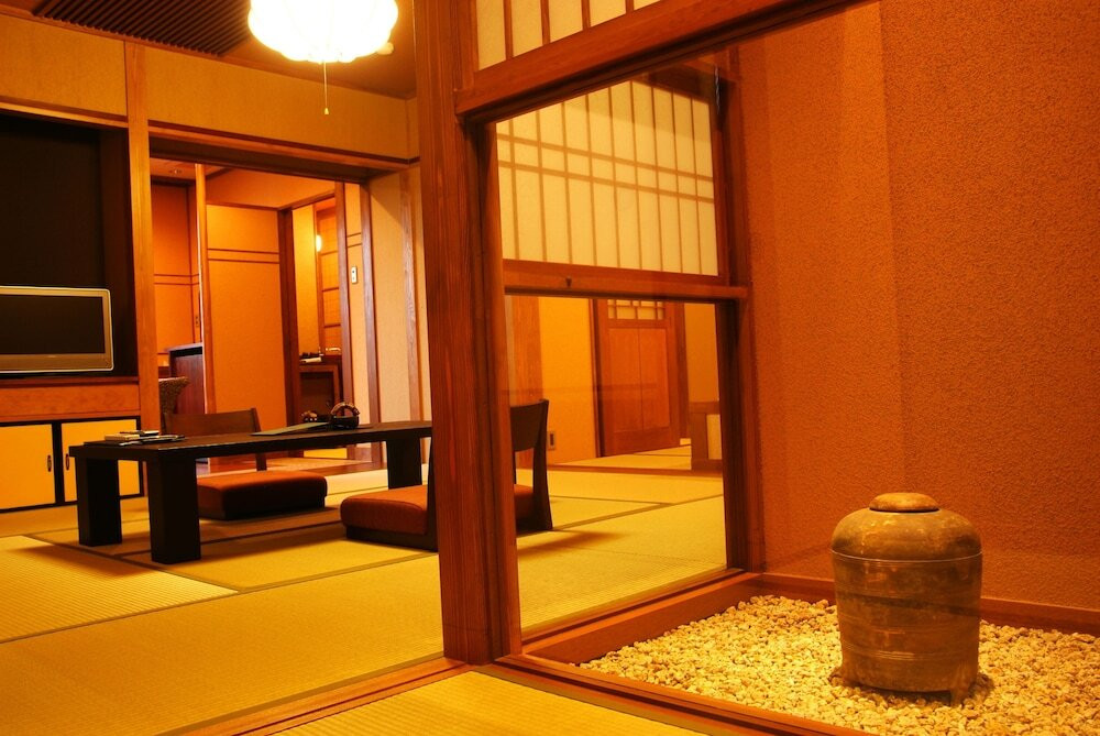 別荘のように寛げる離れの宿で、松葉ガニの大充実コースを3361632