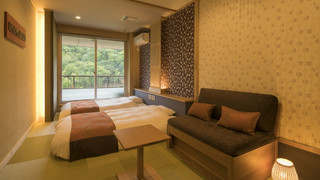 Japanese Style Room,6 Tatami Mats:15 Minutes from Itami Airport by Taxi, Tatoo may not be allowed.