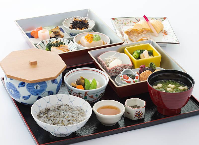 和朝食「重ね御膳」一例 / 2