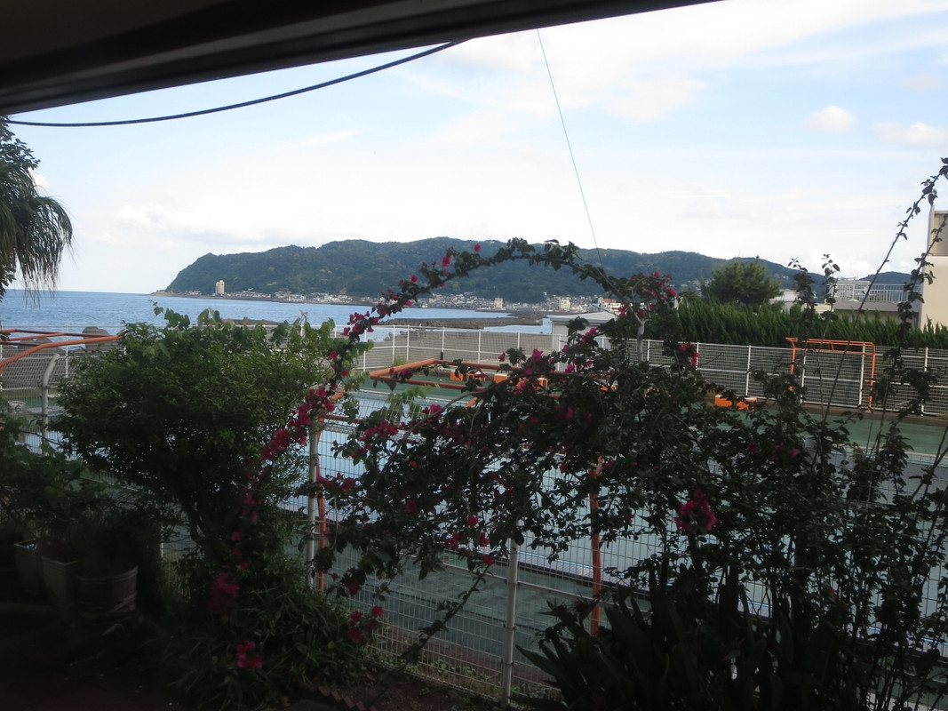 ホテルロビー南側からの景色