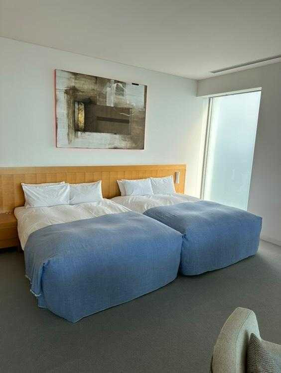 アートや美術館が大好きなので、ベッドルームに絵画が飾ってある点にも惹かれました / 5