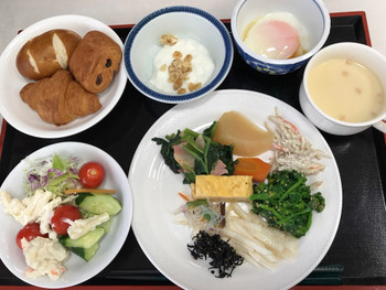 「上高地温泉ホテル」 料理 91183231 朝食バイキングでよそってきた〜