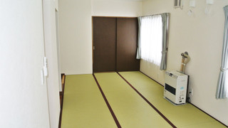 和室ファミリー (トイレ 洗面所付, 風呂は共用)