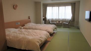 Room / 4