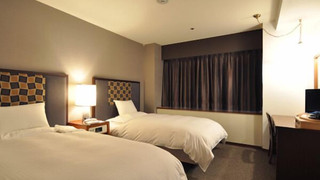 ツインルーム シングルベッド 2 台 喫煙可