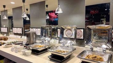 朝食スペース / 8