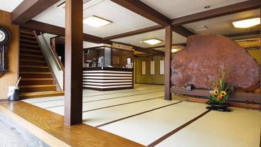 内部エントランス / 2