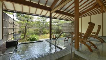 庭園付露天風呂客室・石風呂一例 / 1