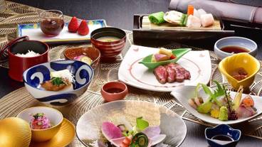 旅館のお食事処 / 23