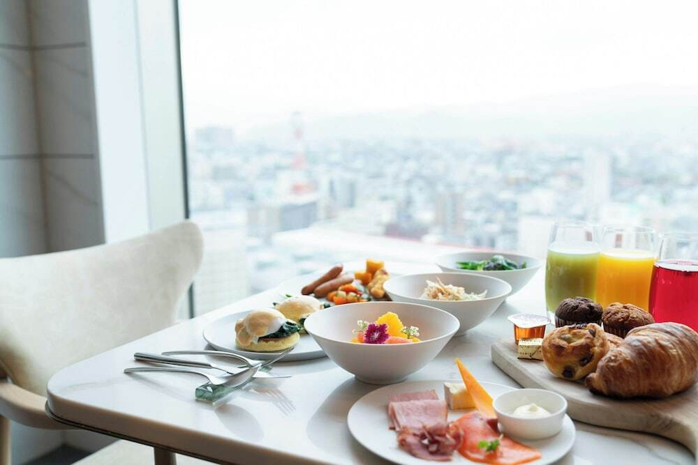 朝食