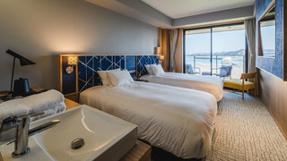 スーペリアツインルーム 瀬戸内海ビュー & バルコニー付き 禁煙