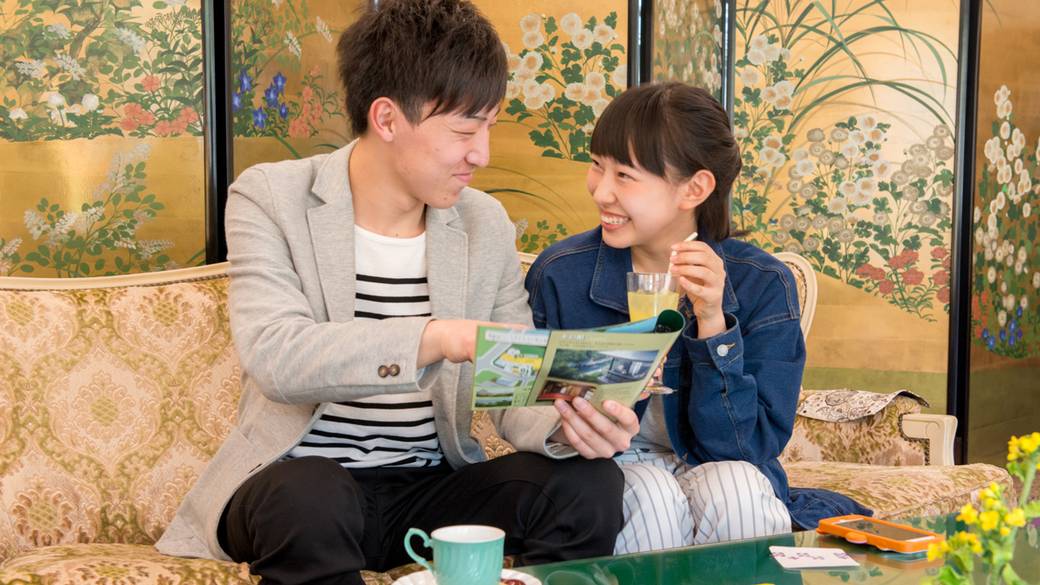 緑溢れる中庭を通り
チェックイン / 3