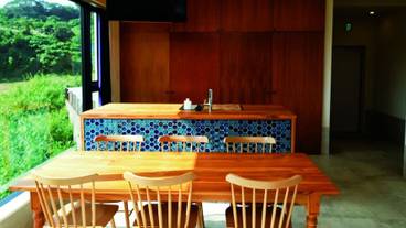 客室内のダイニングエリア / 16