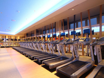 Get in shape at the hotel gym while traveling ★2185725