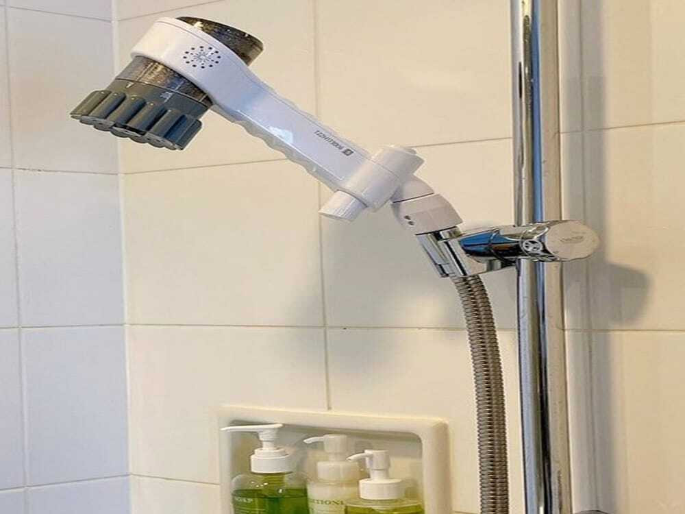 バスルームのシャワー