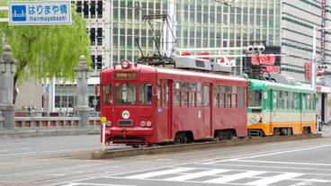 高知市内を走る路面電車 / 2